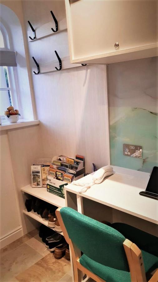 Smitten House 4 Bedroom Рил Экстерьер фото